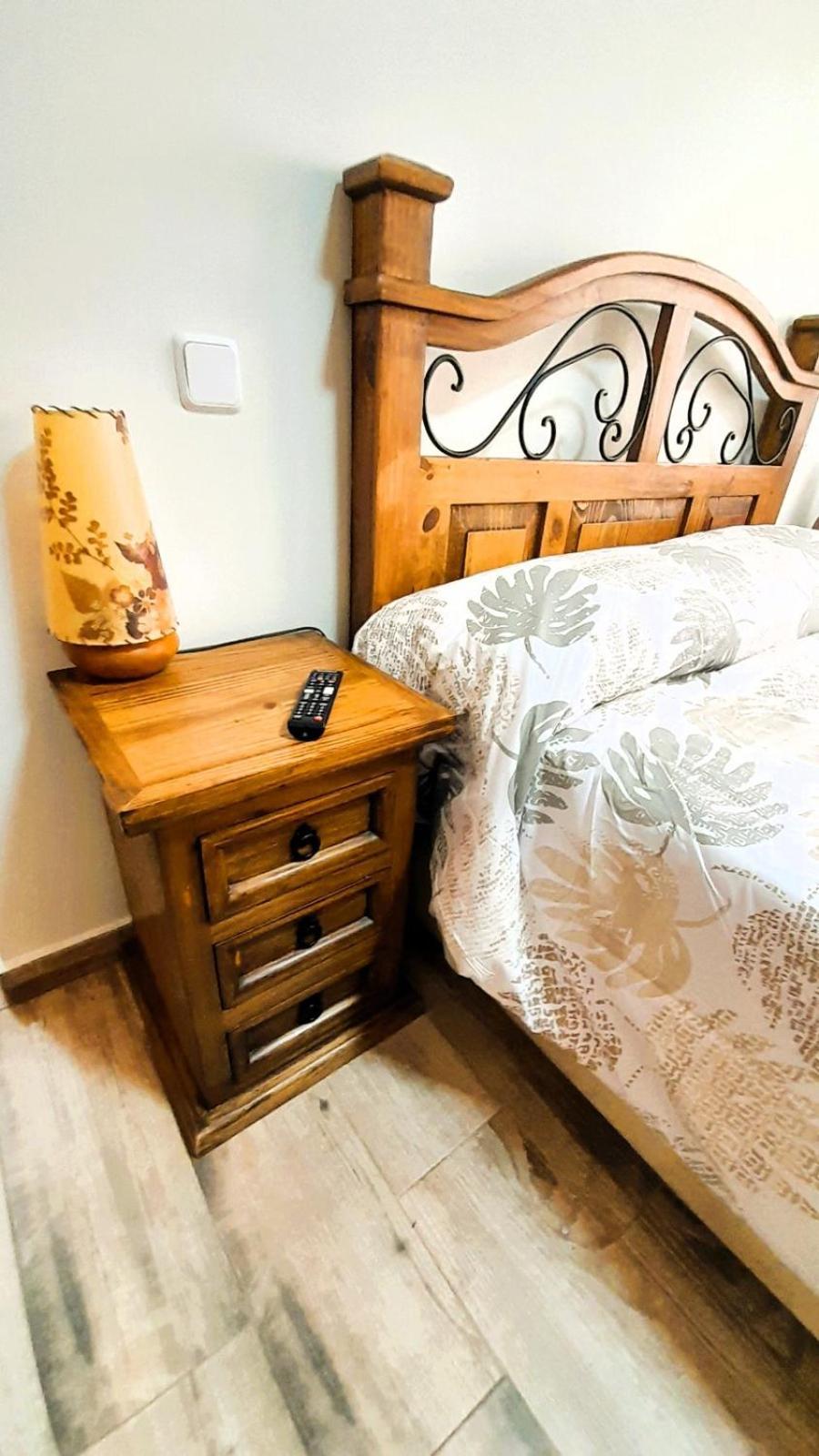 Ferienwohnung La Casona Serranillos Exterior foto